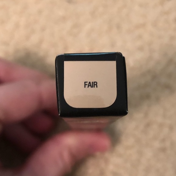 KVD Lock-It Color Correcting Eyeshadow Primer - Picture 3 of 3